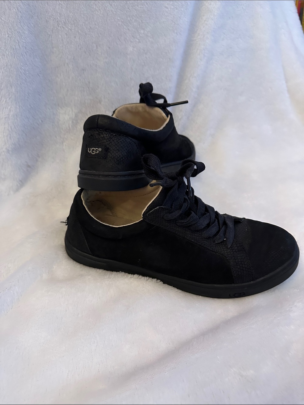 UGG- Karine Snake Sneaker 7.5